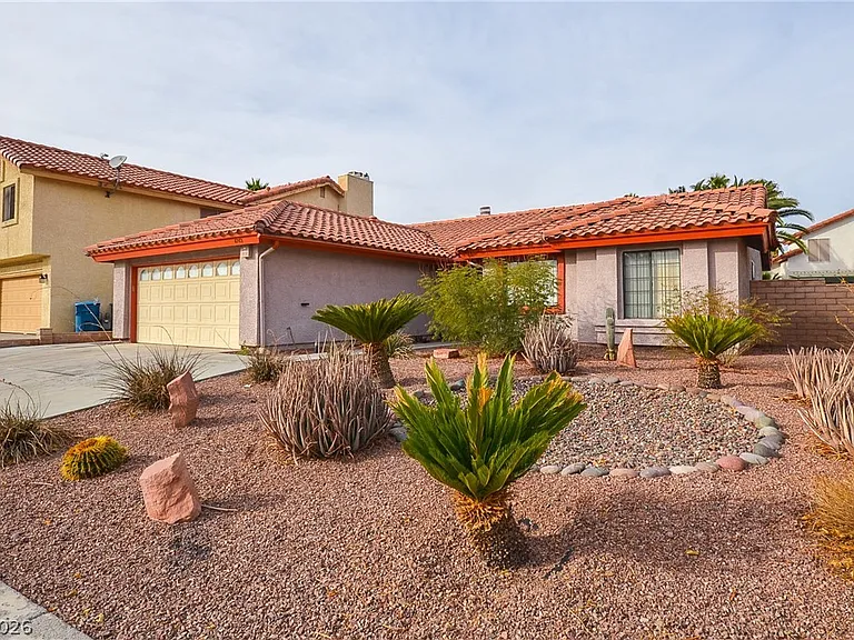 6762 Shelter Ln — Photo 1