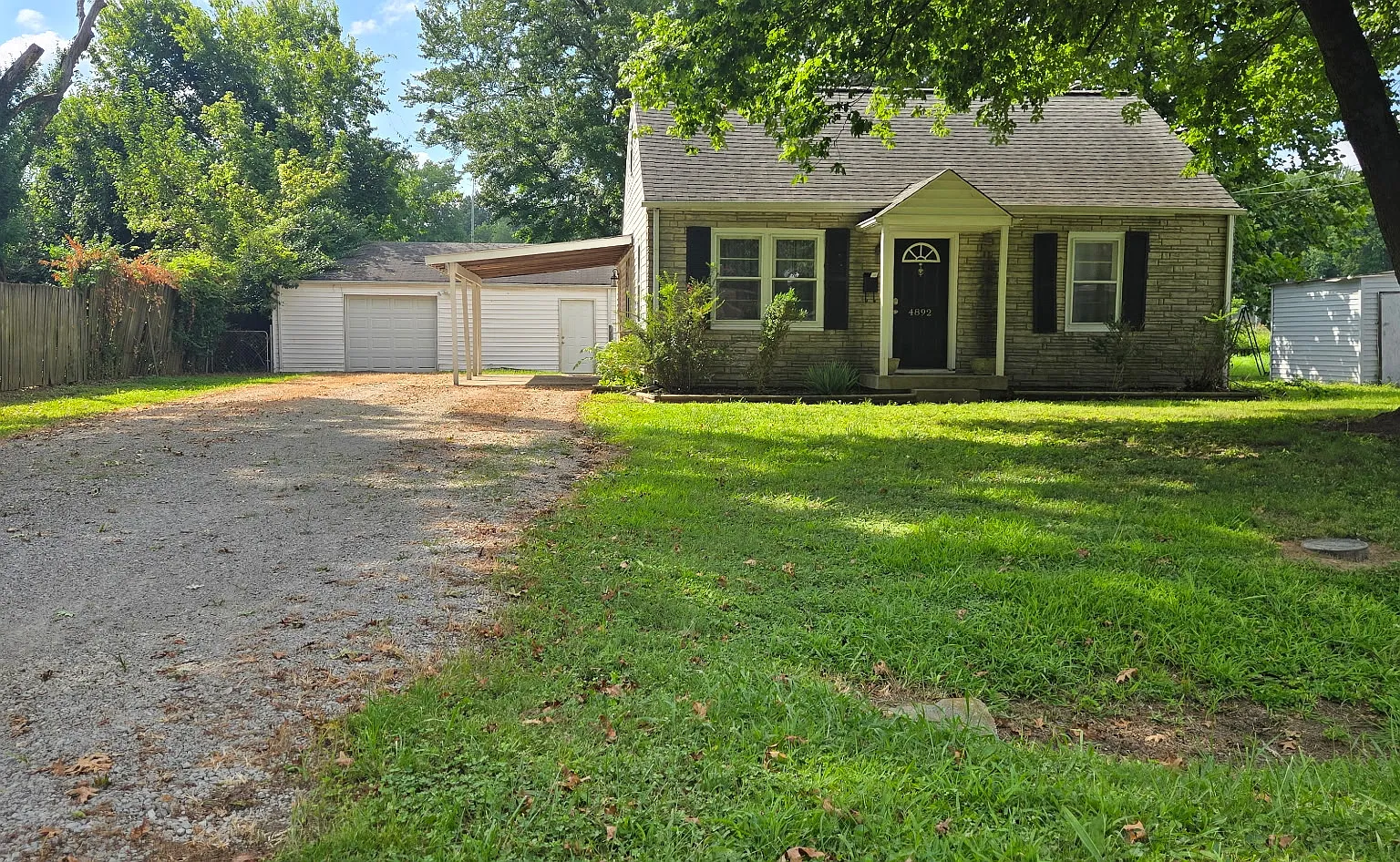 2 bed, 864 sqft, $1,500 — Photo 1