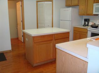 1900 Bluestem Ln, Shoreview, MN 55126