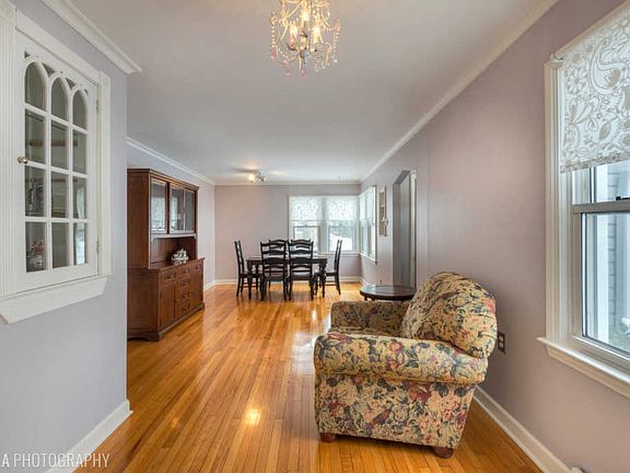 5th image of 35 N Greenwood Ave