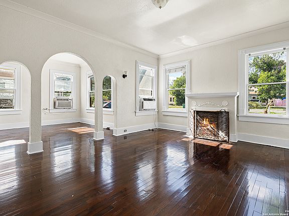 5th image of 1334 W Woodlawn Ave