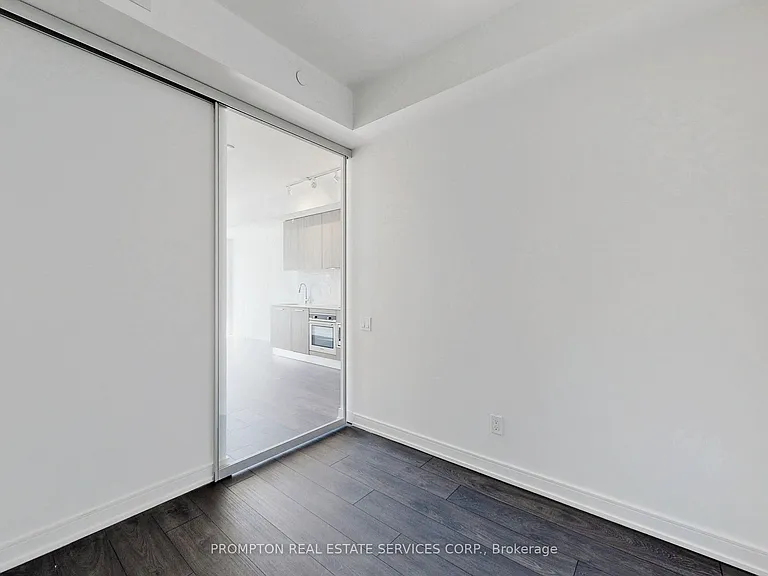 3 Gloucester St #1010 — Photo 18