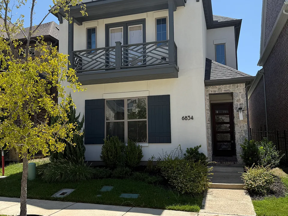 6834 Colonnade Dr