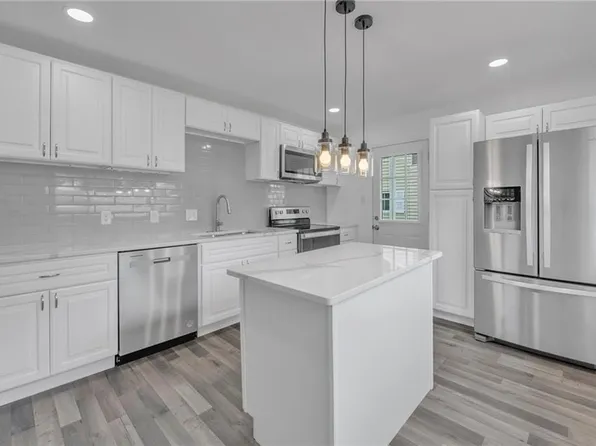 312 Dauphin Ln, Virginia Beach, VA 23452