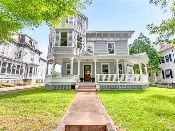 28 Elm St, Westerly, RI 02891