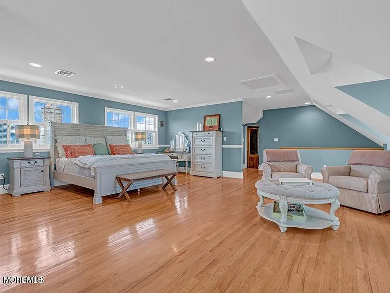 101 Neptune Pl — Photo 38