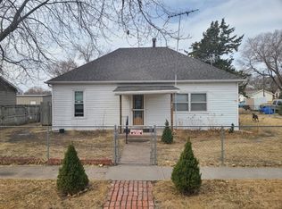 301 Sanders Ave, Hildreth, NE 68947