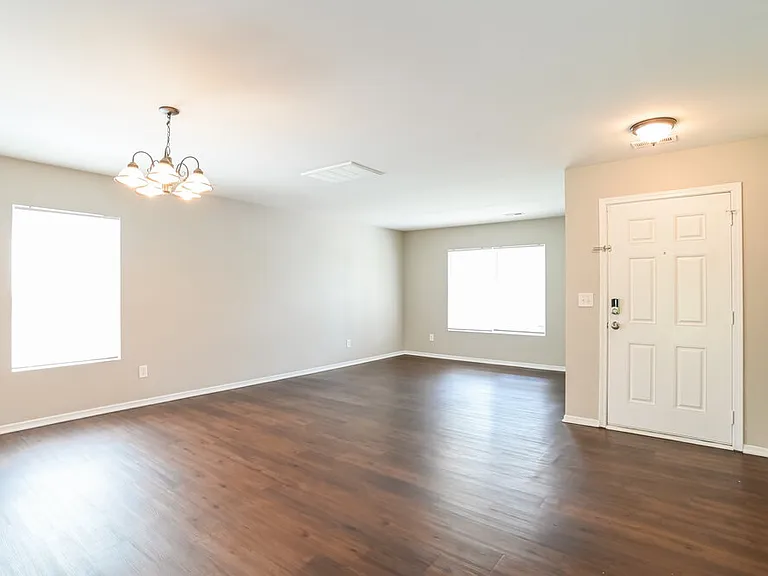 8210 Ainsworth St — Photo 4