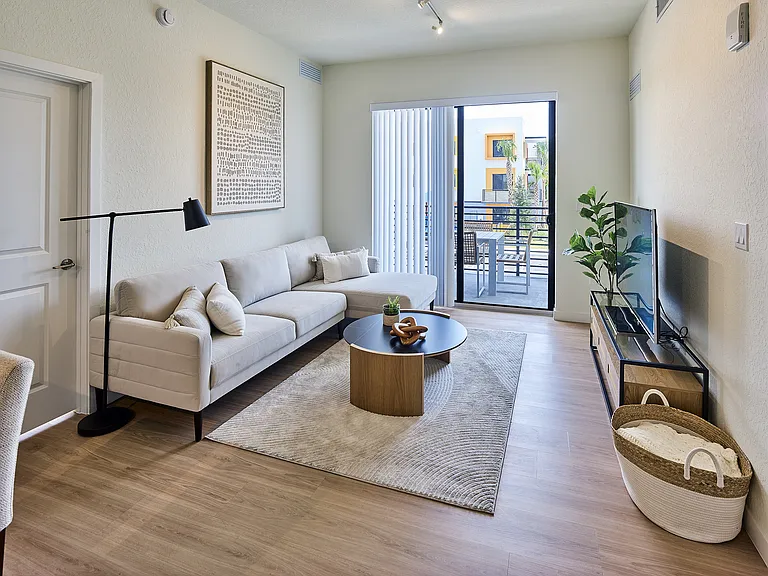Gateway Luxury Apartments — Photo 6