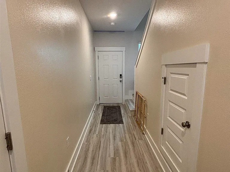 9469 Nature Creek Ln — Photo 32