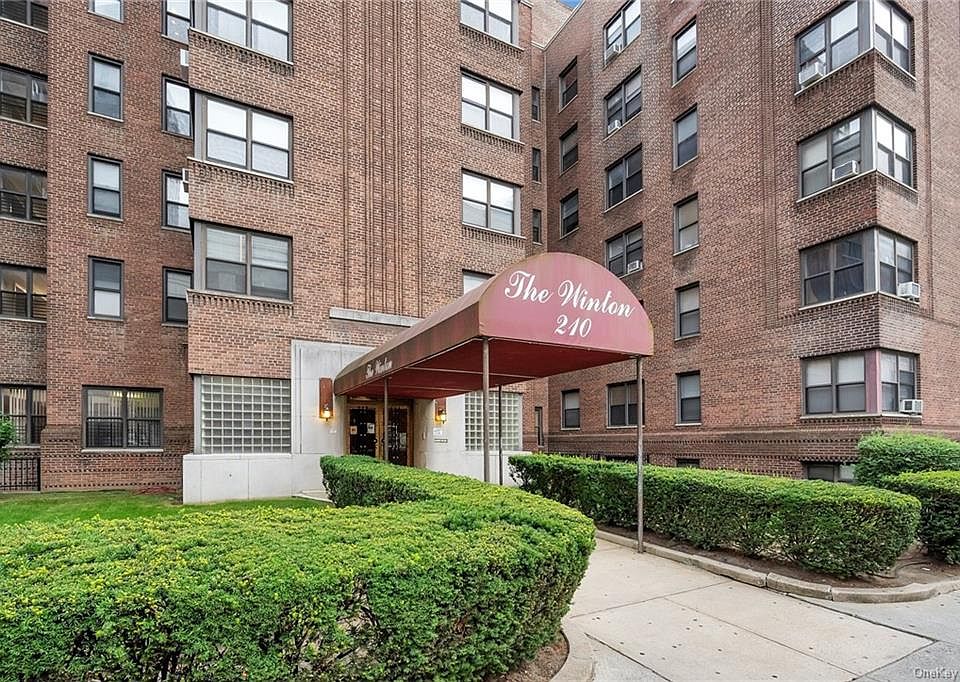 1st image of 210 Martine Ave APT 5L