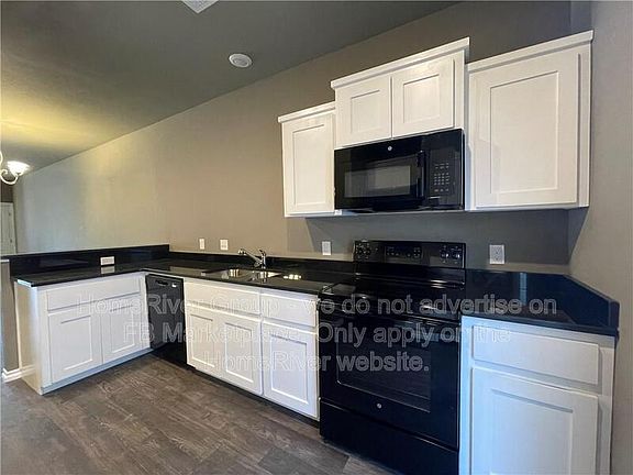 4th image of 921 SW 91st St
