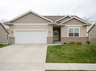 1418 Bobcat Dr NW, Cedar Rapids, IA 52405
