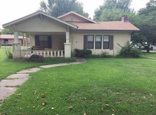203 S 10th St, Okemah, OK 74859
