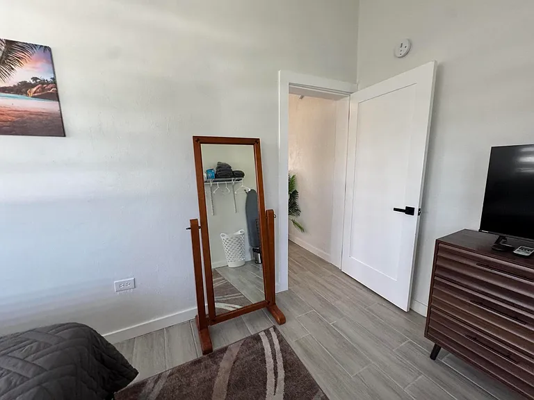 47 Three La Grande Princesse Cir #H — Photo 12