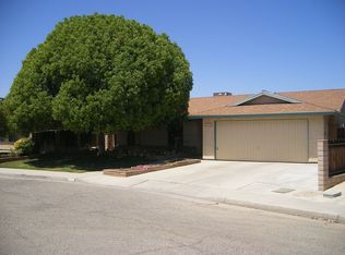 402 Ranier Ave, Taft, CA 93268