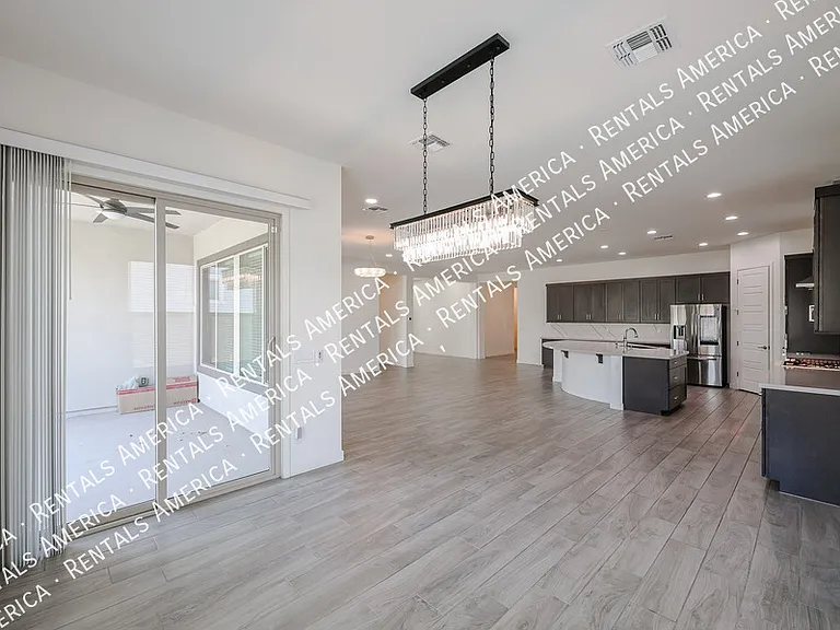 1530 E San Carlos Way — Photo 13
