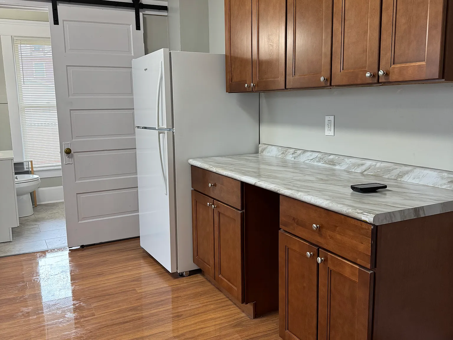 3 bed, 1400 sqft, $1,200 — Photo 2