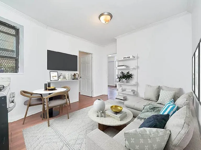 500 E 11th St #1 — Photo 2