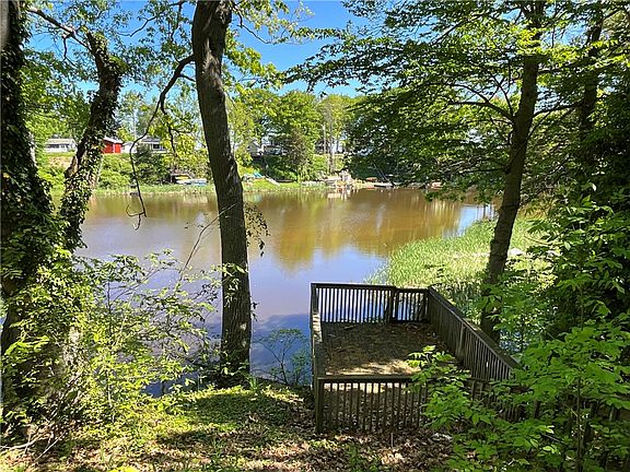 3rd image of 13289 Lakeview Dr