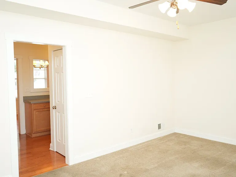 306 Marquette Ct — Photo 16