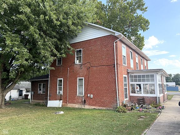 3rd image of 117 S Virginia St