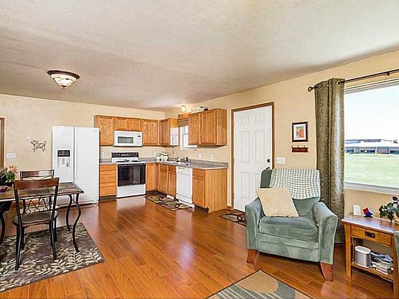 3rd image of 3390 Canyon Dr Unit D12