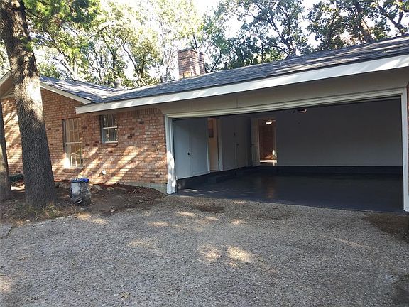 2nd image of 915 Northwood Blvd