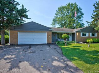 2083 Huntington Ave, Flint, MI 48507