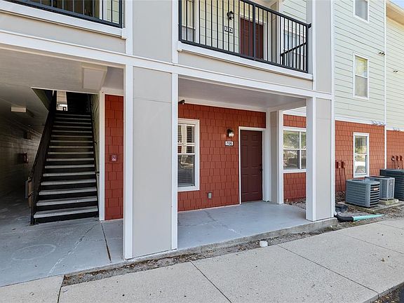 4th image of 2360 SW Archer Rd APT 706