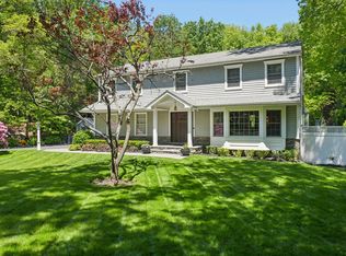1 Highwoods Rd, Saint James, NY 11780