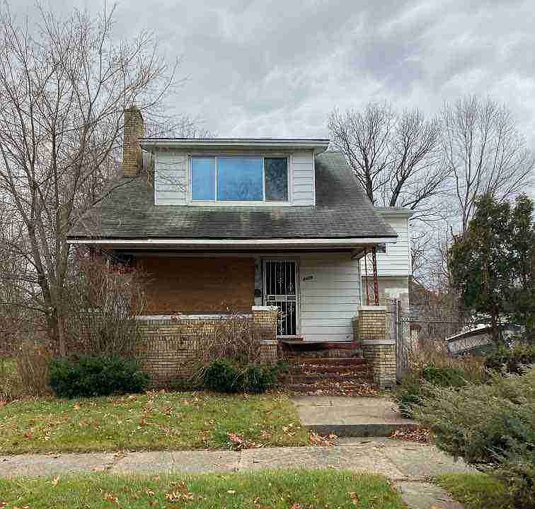 4485 St Clair