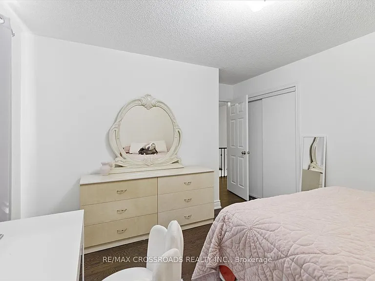 8 Culver Ln — Photo 18