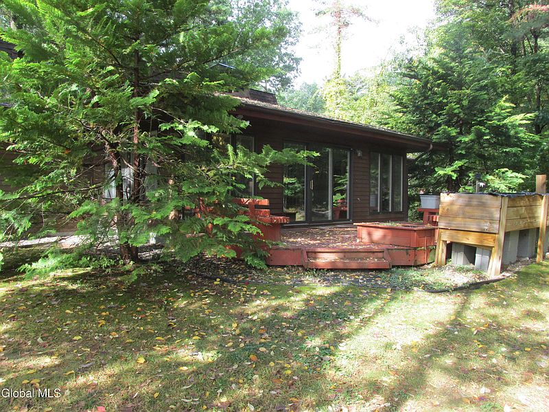 4th image of 5 Stonegate Road