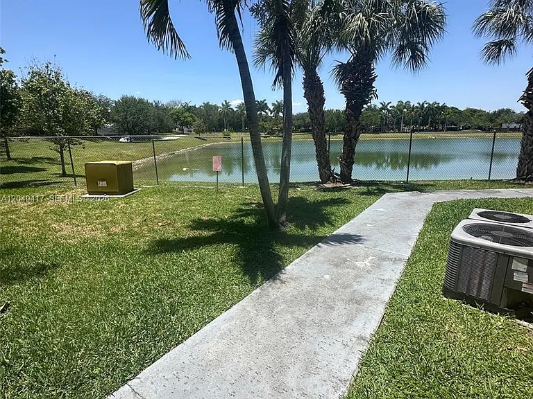 9741 Fontainebleau Blvd #H109 — Photo 15