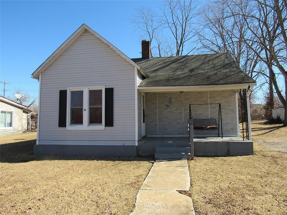 1st image of 106 S White Oak St