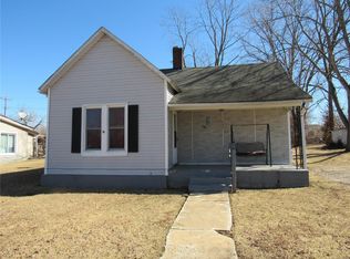 106 S White Oak St, Desloge, MO 63601