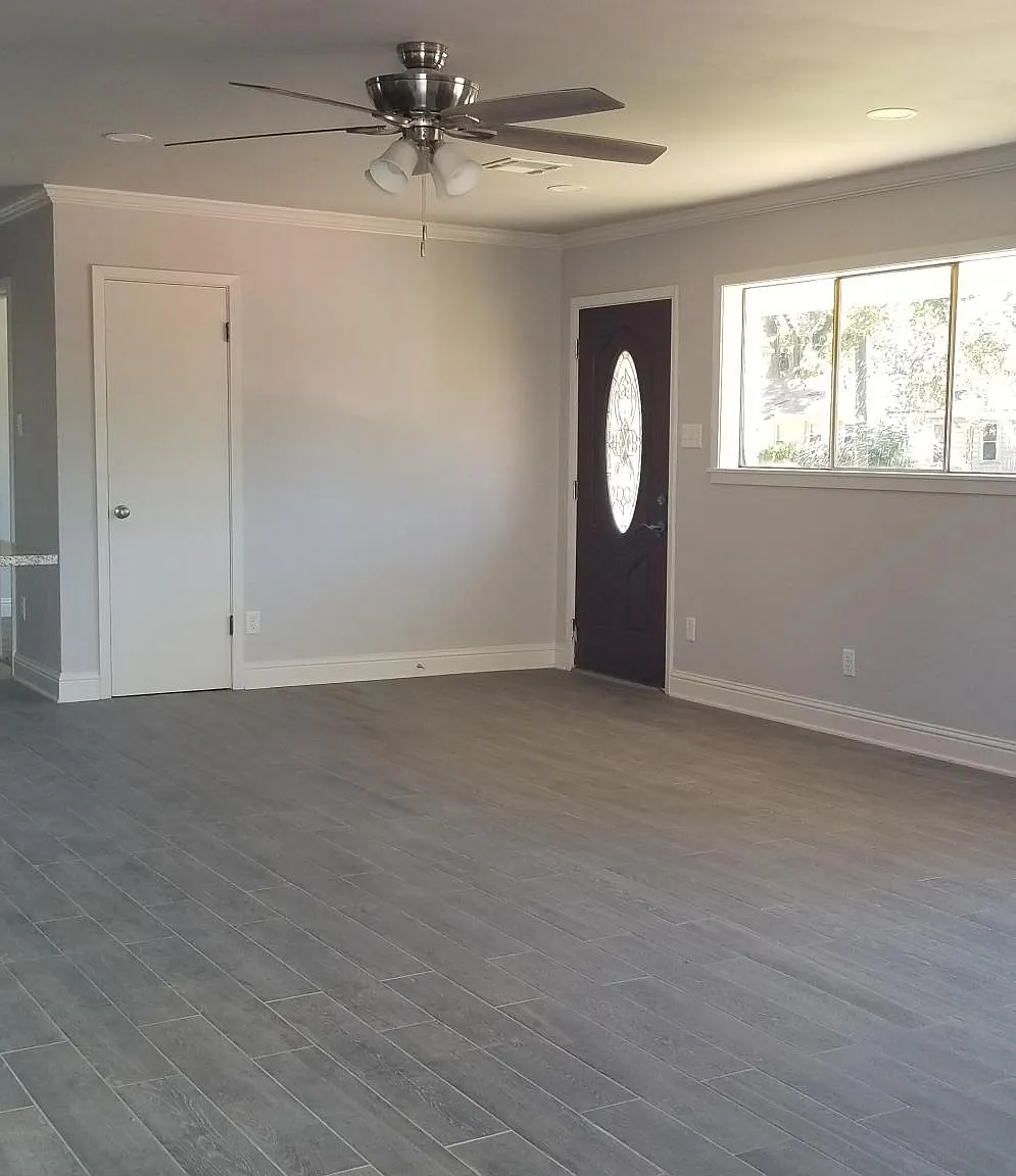 3 bed, 1200 sqft, $1,450 — Photo 2