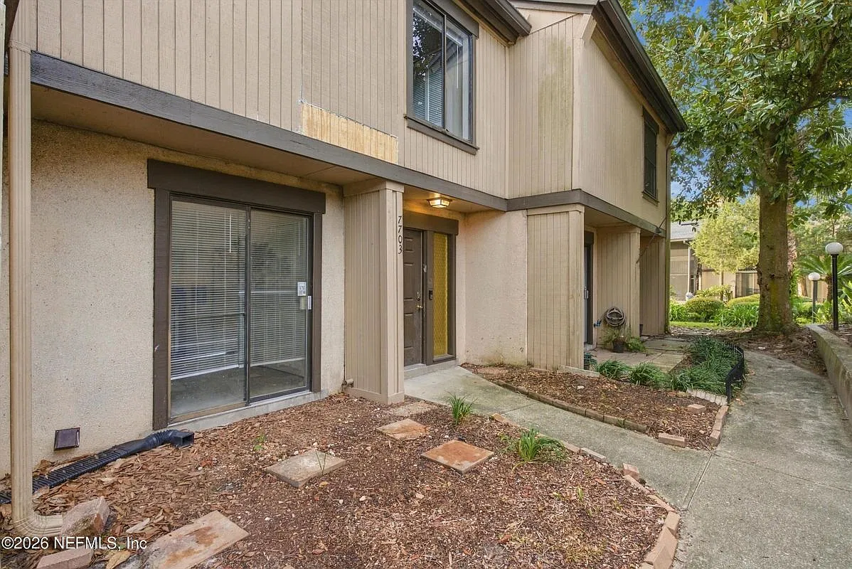 2 bed, 3.0 bath, 1389 sqft, $1,450 — Photo 2