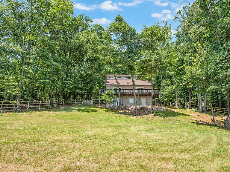 1619 Summit Dr — Photo 46