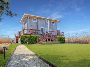 19 W Neck Cir, Southampton, NY 11968