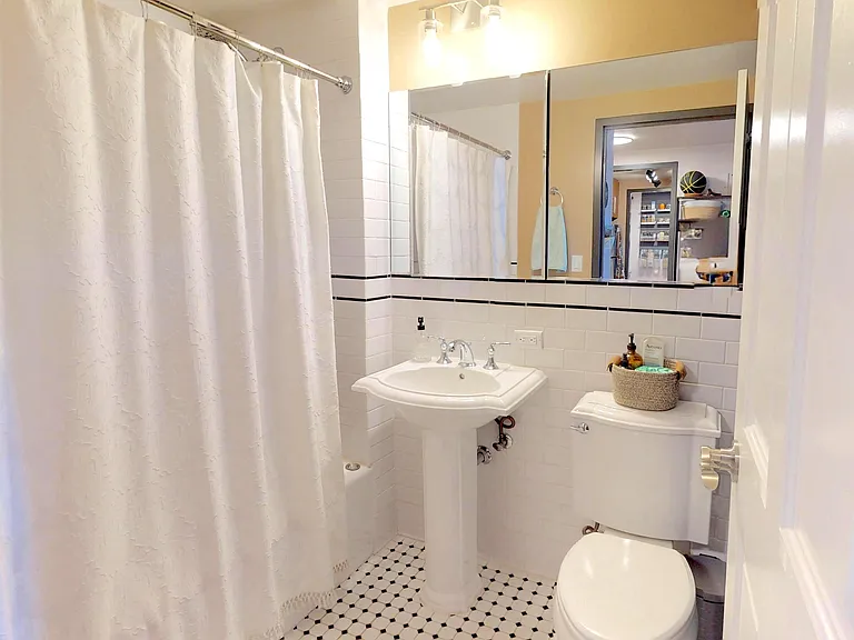 300 W 135th St #11D — Photo 12