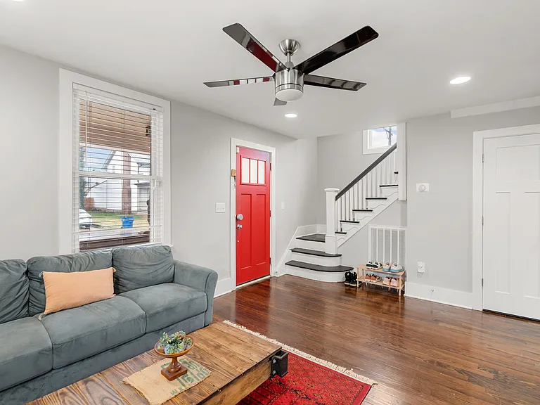 1308 Overton St — Photo 4