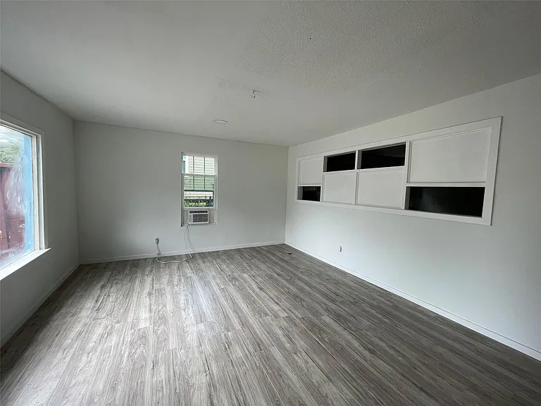 4602 Leffingwell St — Photo 2