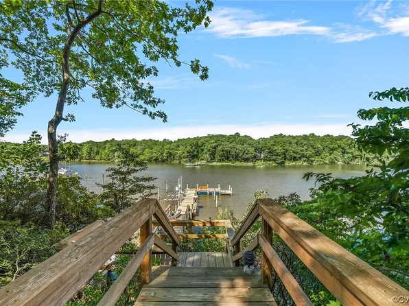 381 Tidewater Point Ln, Lancaster, VA 22503