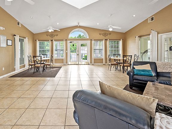 3rd image of 100 Willow Creek Dr #416