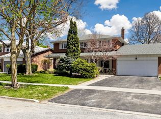 9 Tullamore Dr E, Toronto, ON M2L 2E9