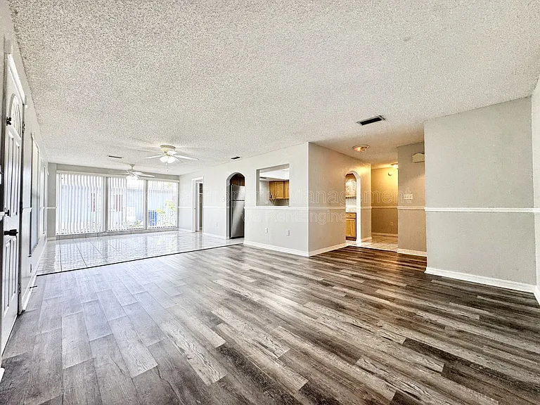 927 Louisiana Ave — Photo 3