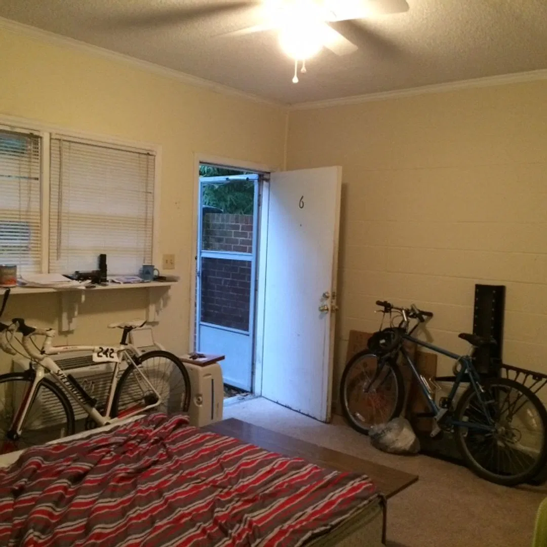Studio Unit close to UNC — Photo 1