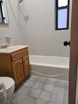 Rented by Astoria Park Realty Group Inc | media 9